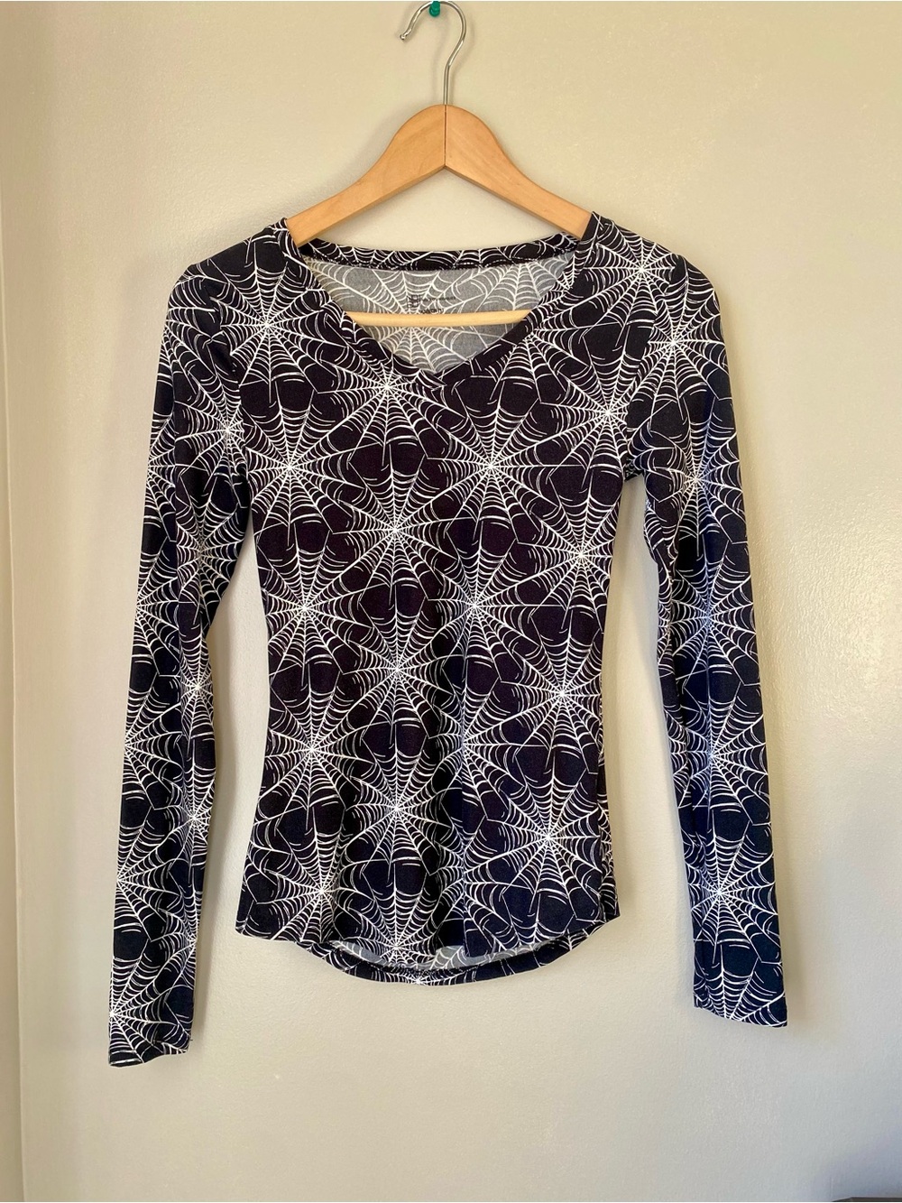 No Boundaries Black Long-Sleeve V-Neck Top with White Spiderweb Print